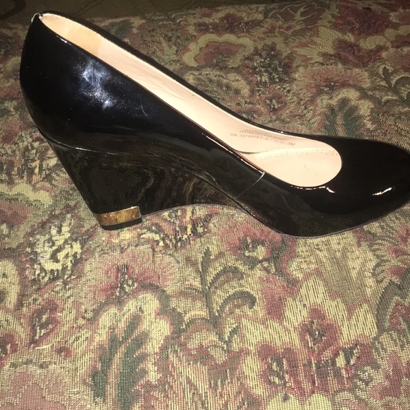 SOLD - Authentic Tory Burch Black Wedge (Pumps) - Picture 7 of 16